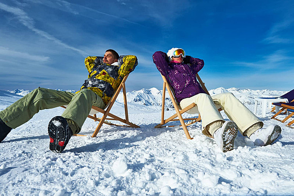 Snowy Bliss on a Budget: Last-Minute Skiing Deals post thumbnail image