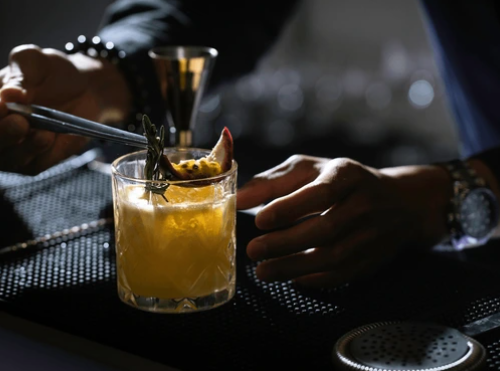 Sip and Celebrate: The Benefits of Hiring a Skilled Bartender post thumbnail image